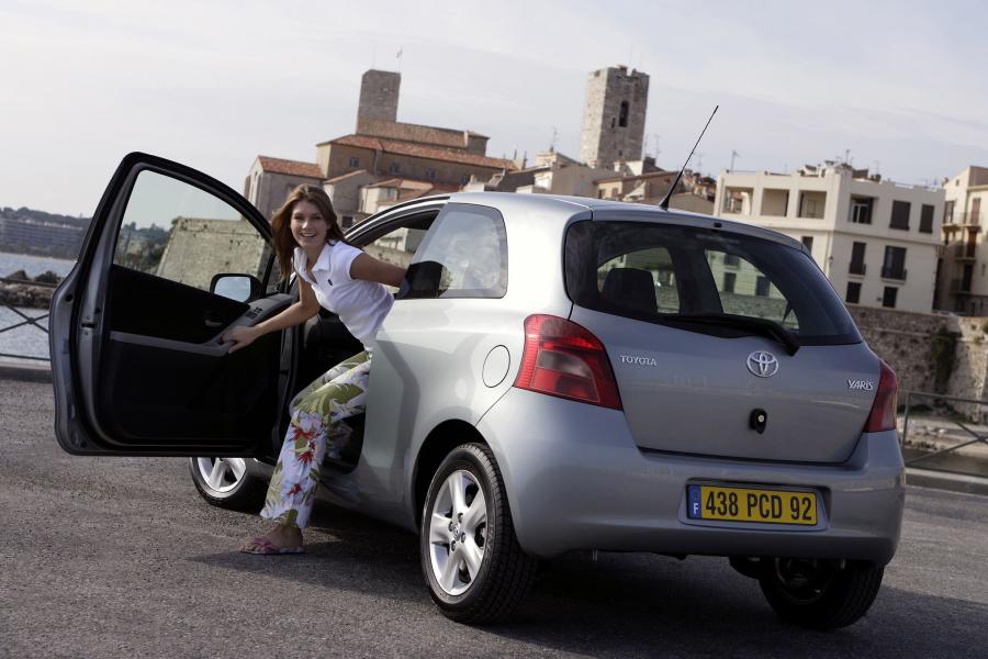  Toyota Yaris 2005 года  (фото 61 из 165)